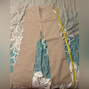 BRAND NEW!! Old Navy Women’s High Rise Pixie Flare Tan Pants Size 16 Tall.